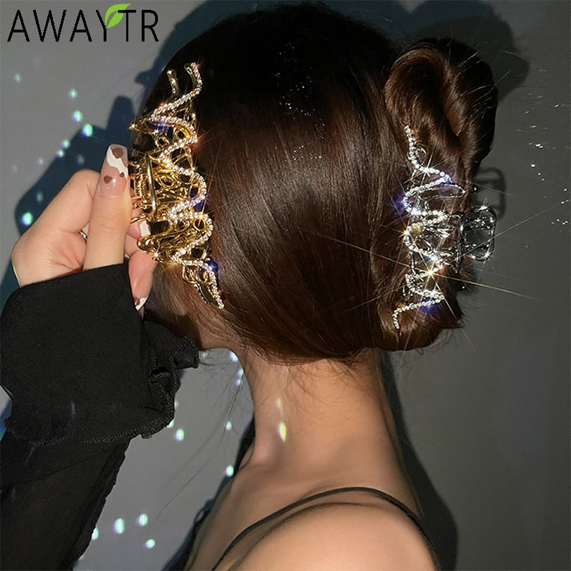 Pinza para el pelo con forma de cangrejo y perlas de cristal