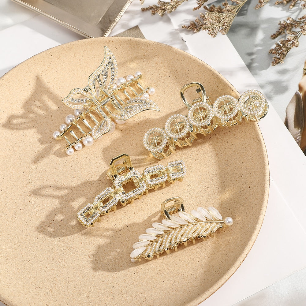 Pinza para el pelo con forma de cangrejo y perlas de cristal